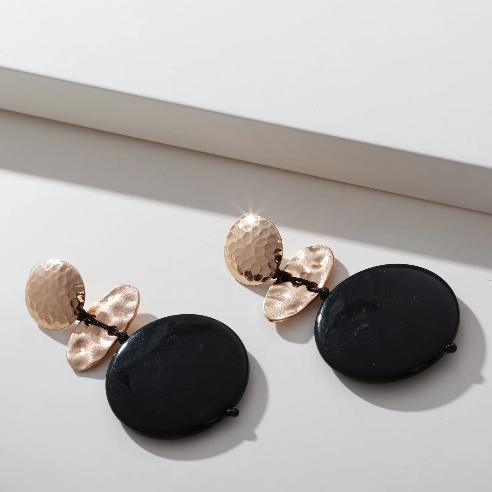 Merx Studio Earring Matt Gold Black Resin