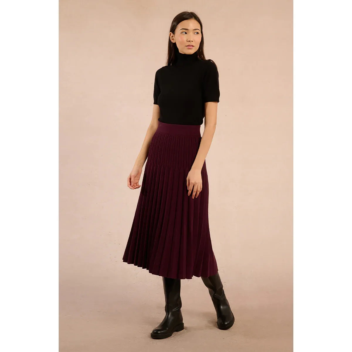 Noir Turtleneck Knit