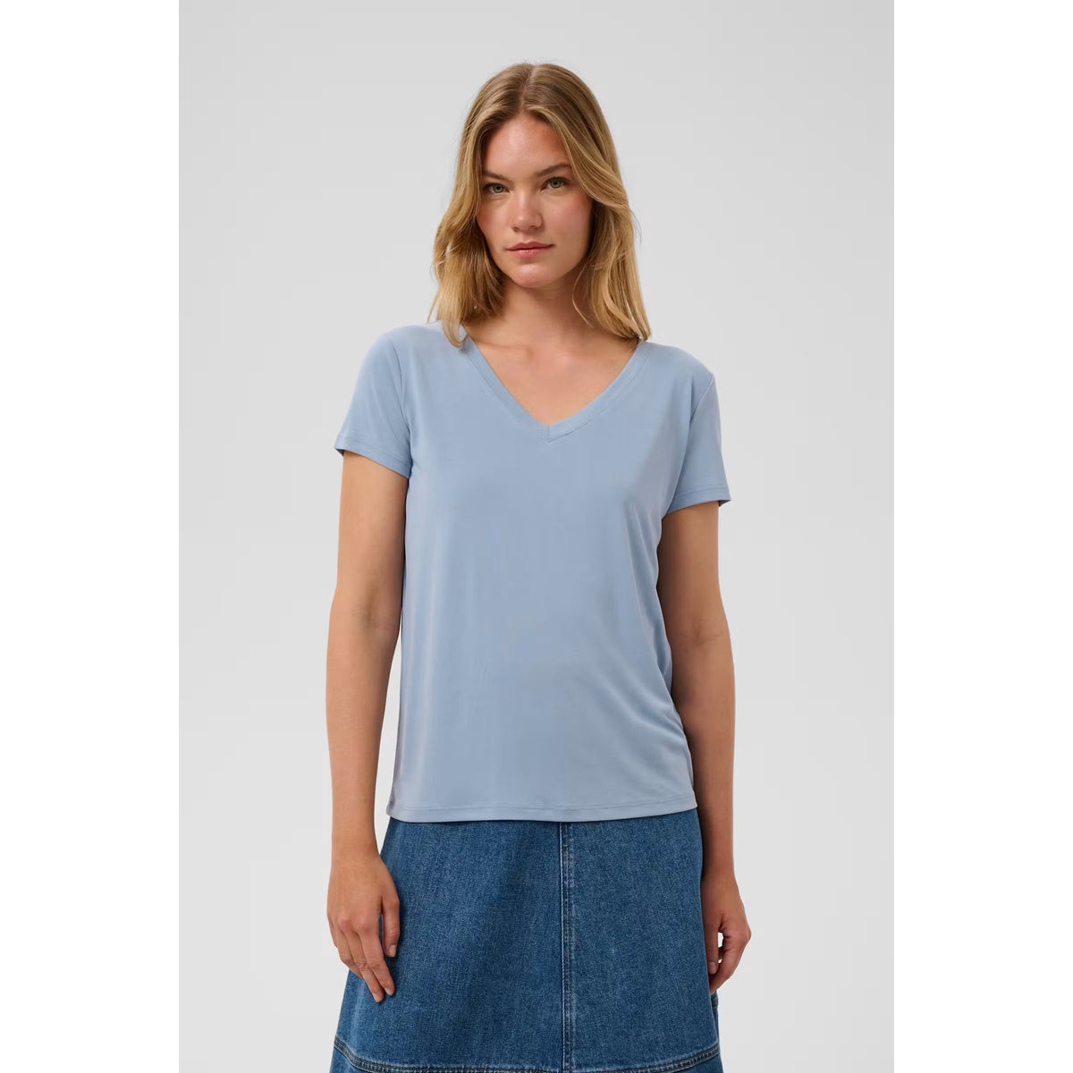 Columbine V-Neck Tee