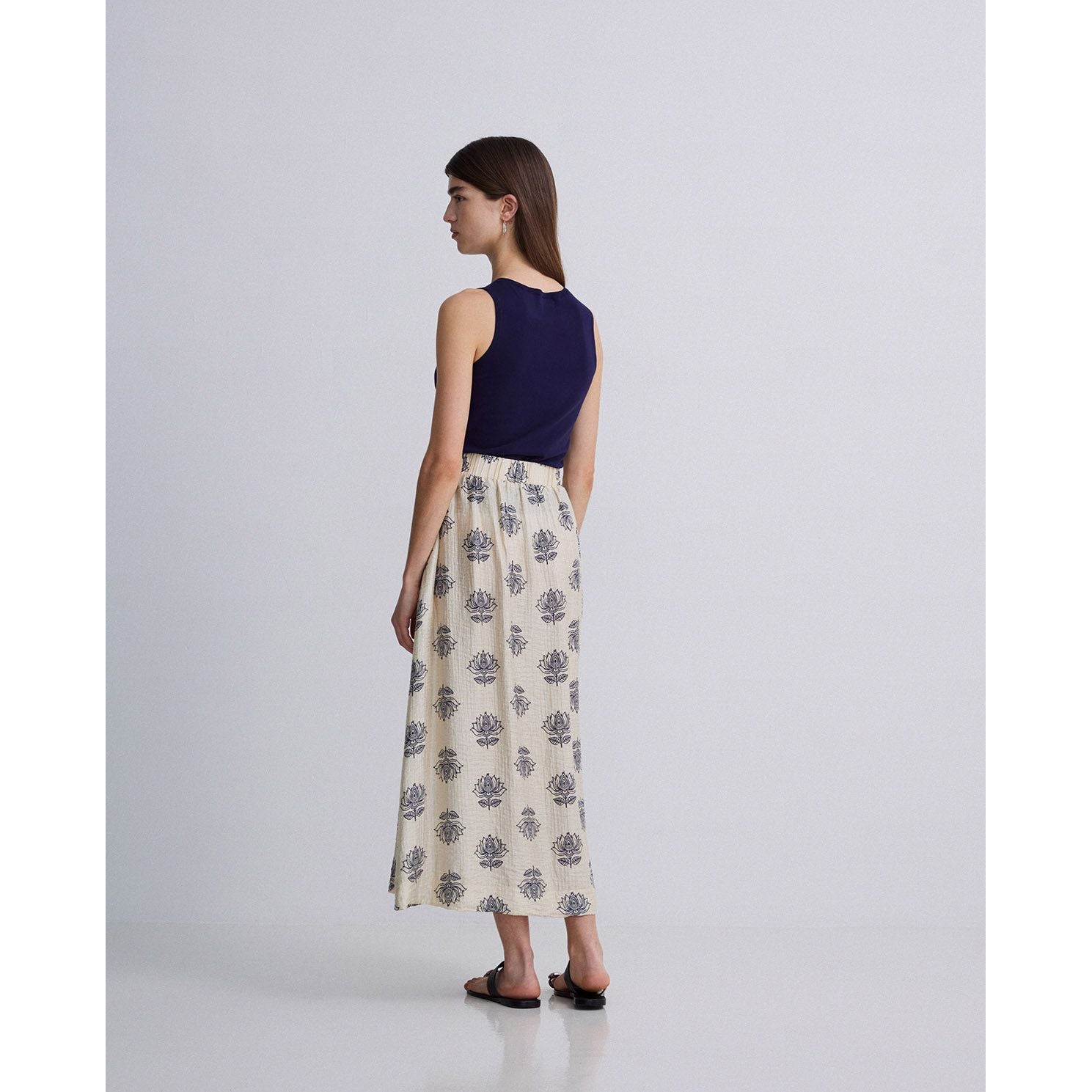 Natural Flowers Skirt – Navy Floral