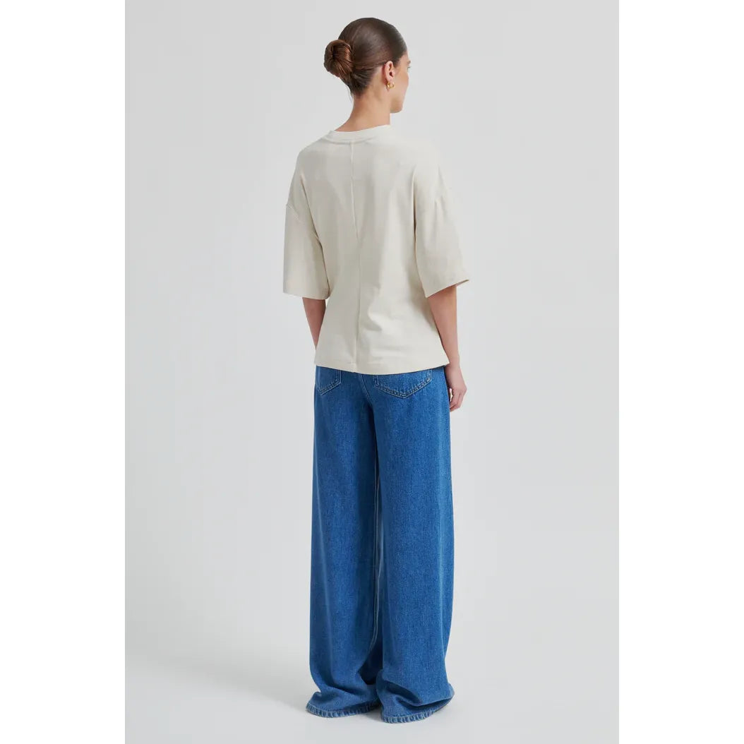 Enora Brooch tee