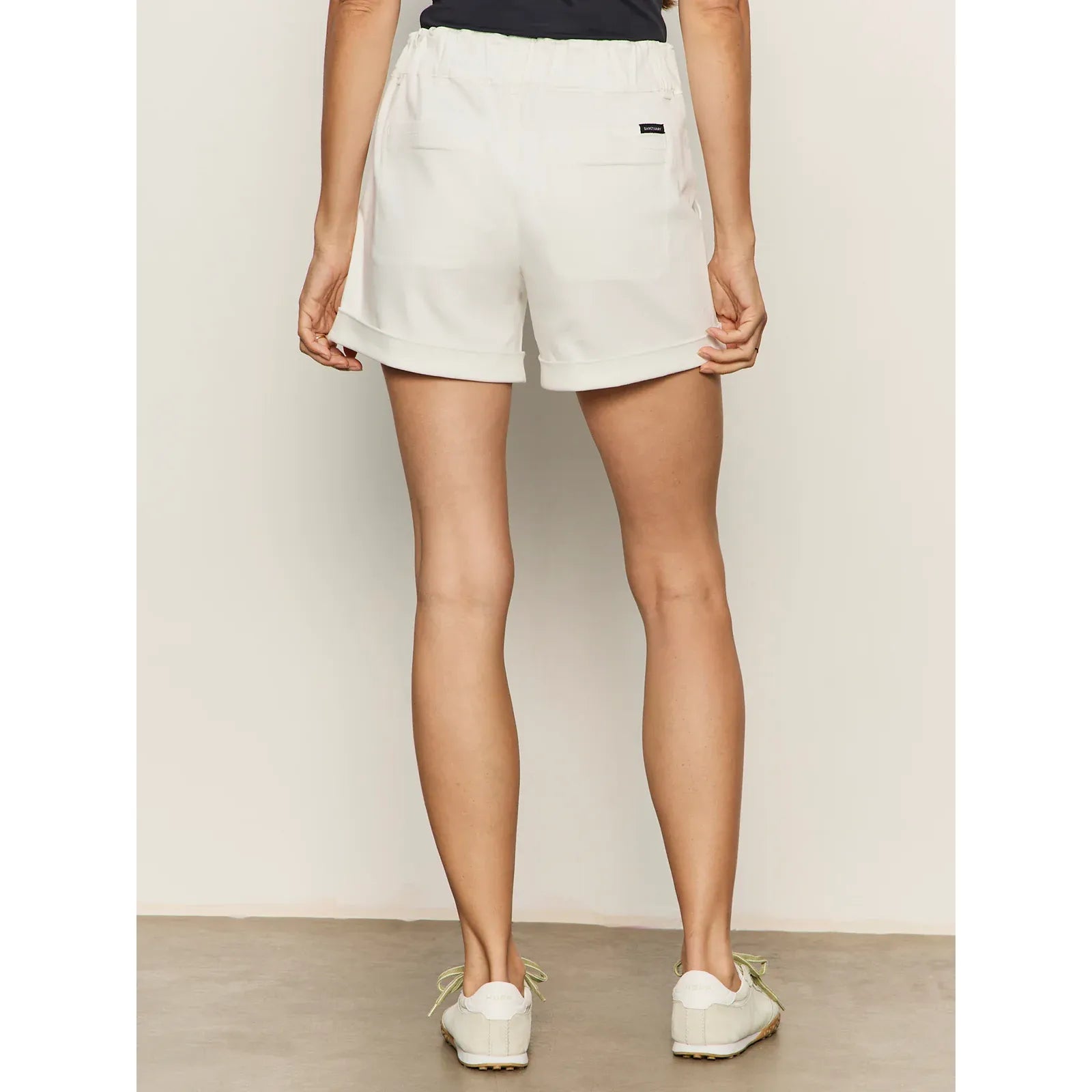 Wander On Short