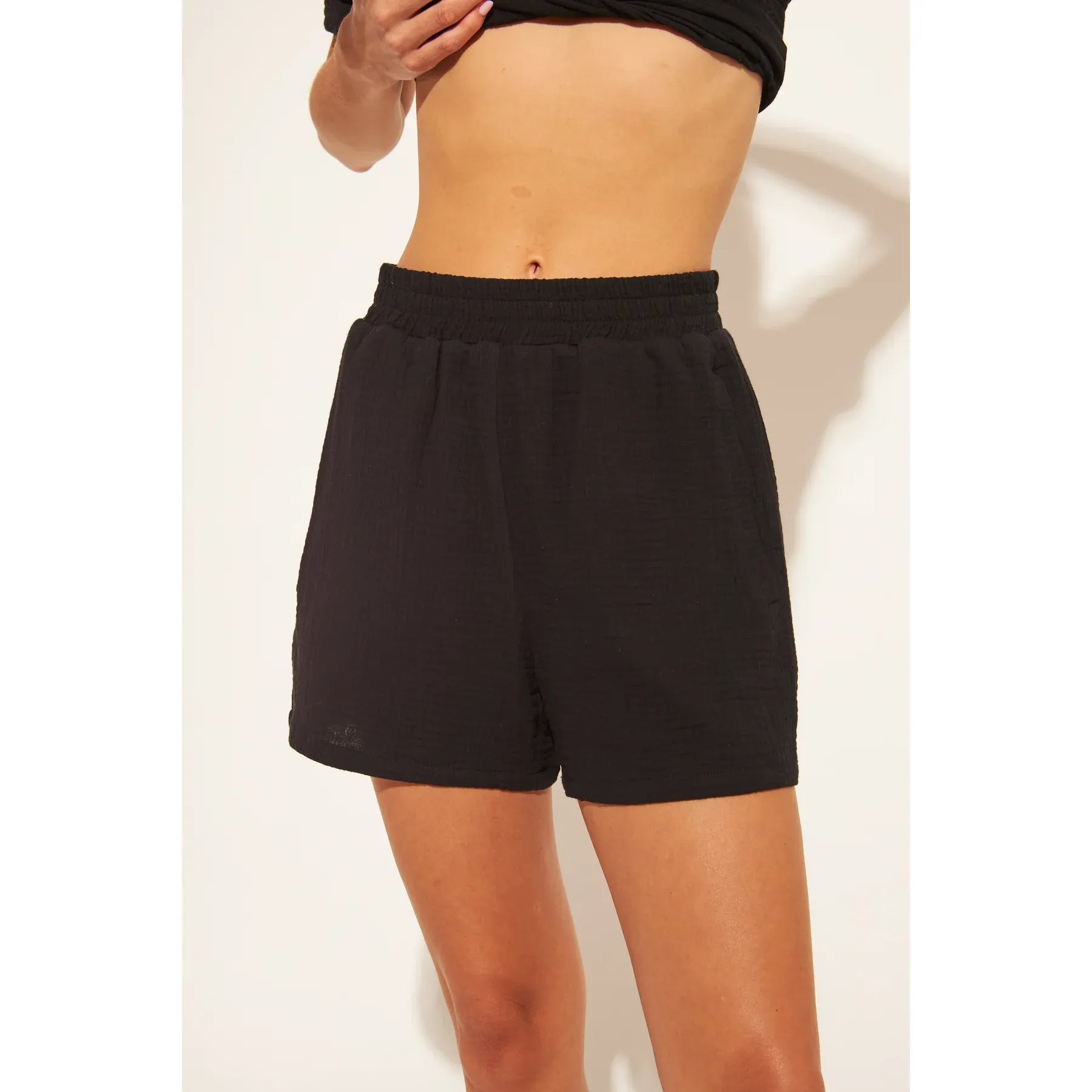 Finch Shorts | Caviar
