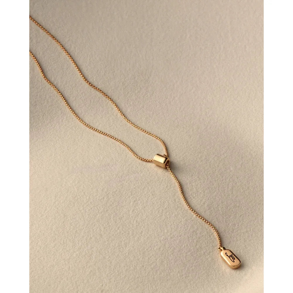 Leon Pendant Necklace