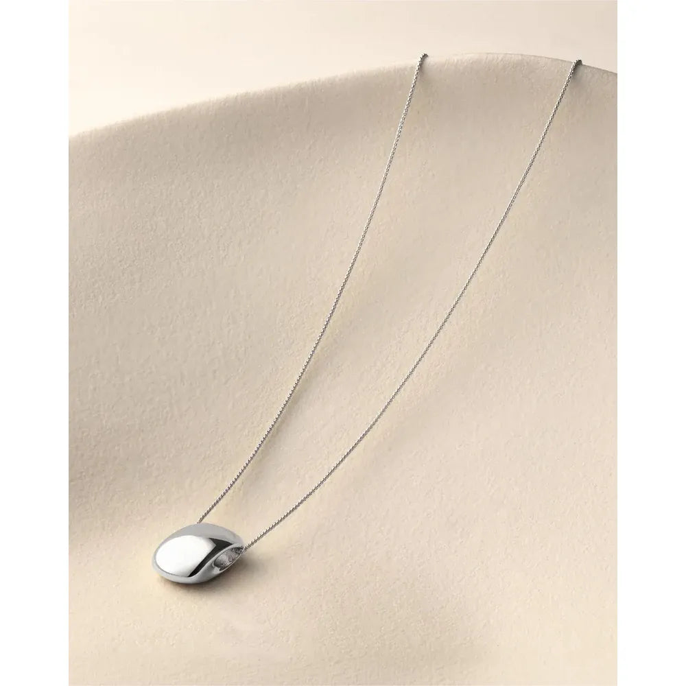 Leon Pendant Necklace