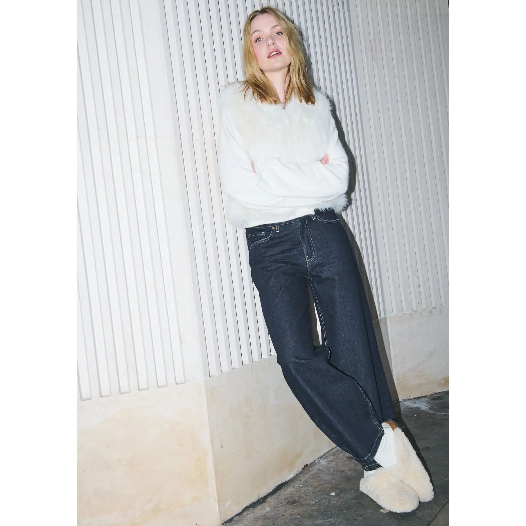 Aria Wide Leg Cropped Barrel Jeans