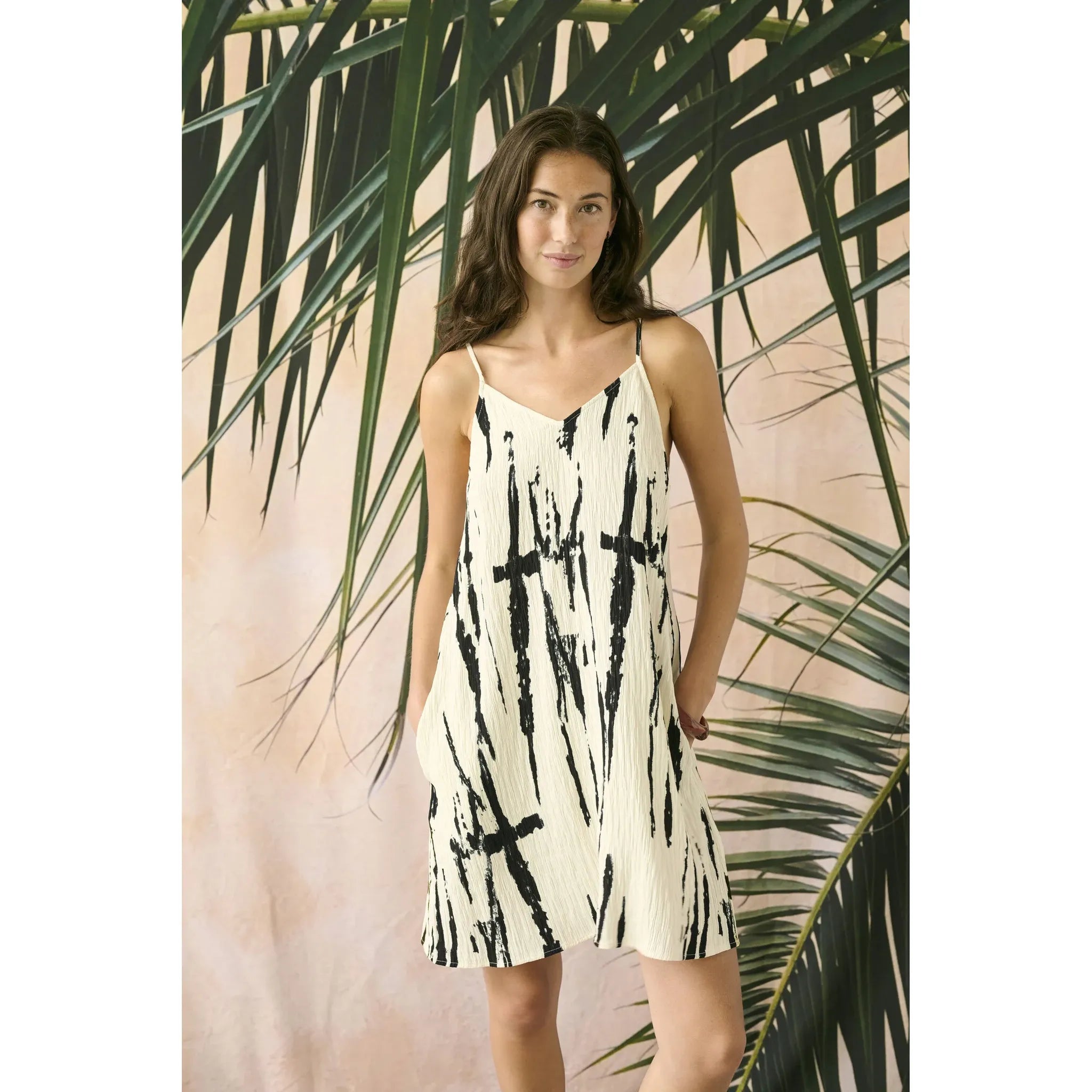 CUora Short Strap Dress