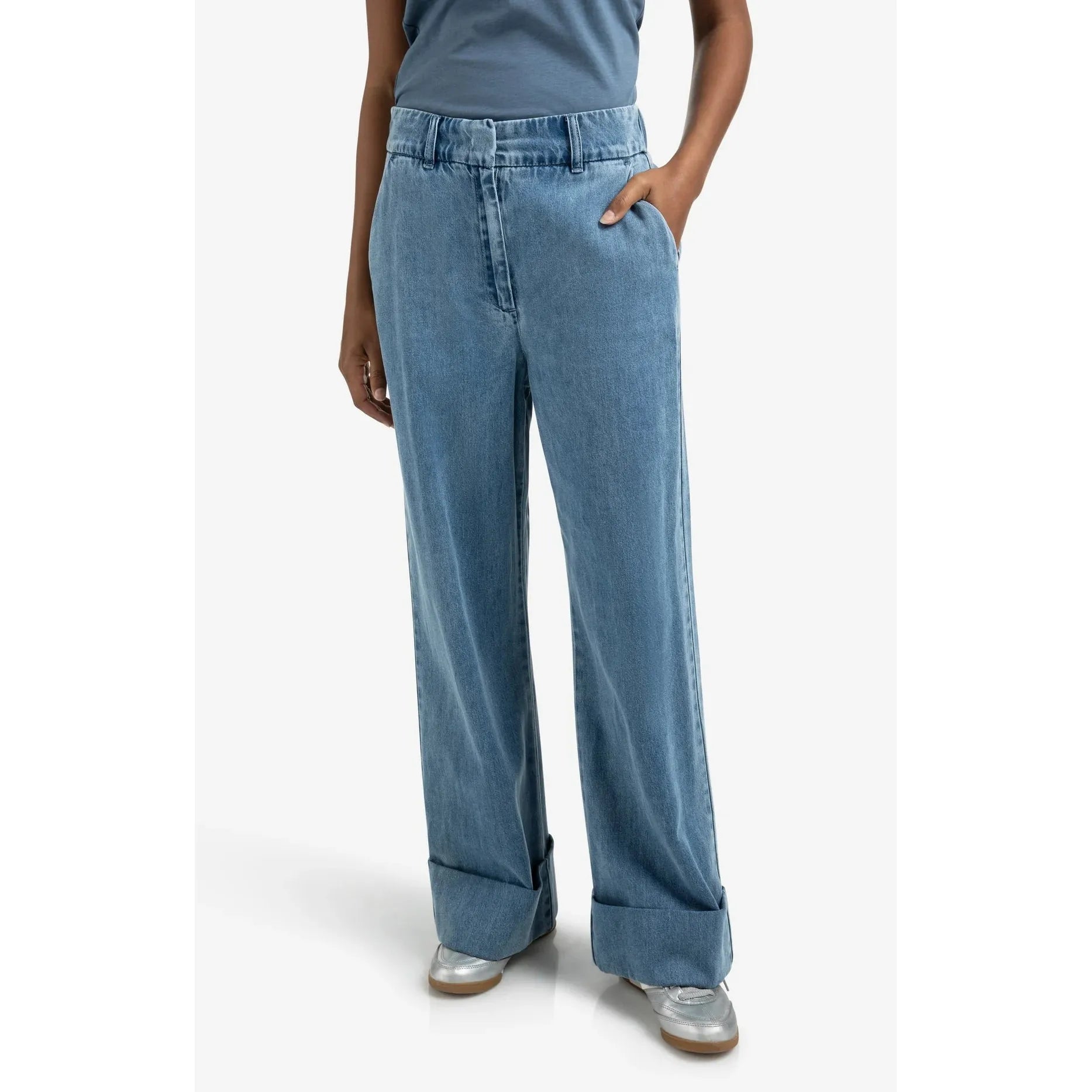 Denim Trousers with turn-ups and elastic waistband | 32" L