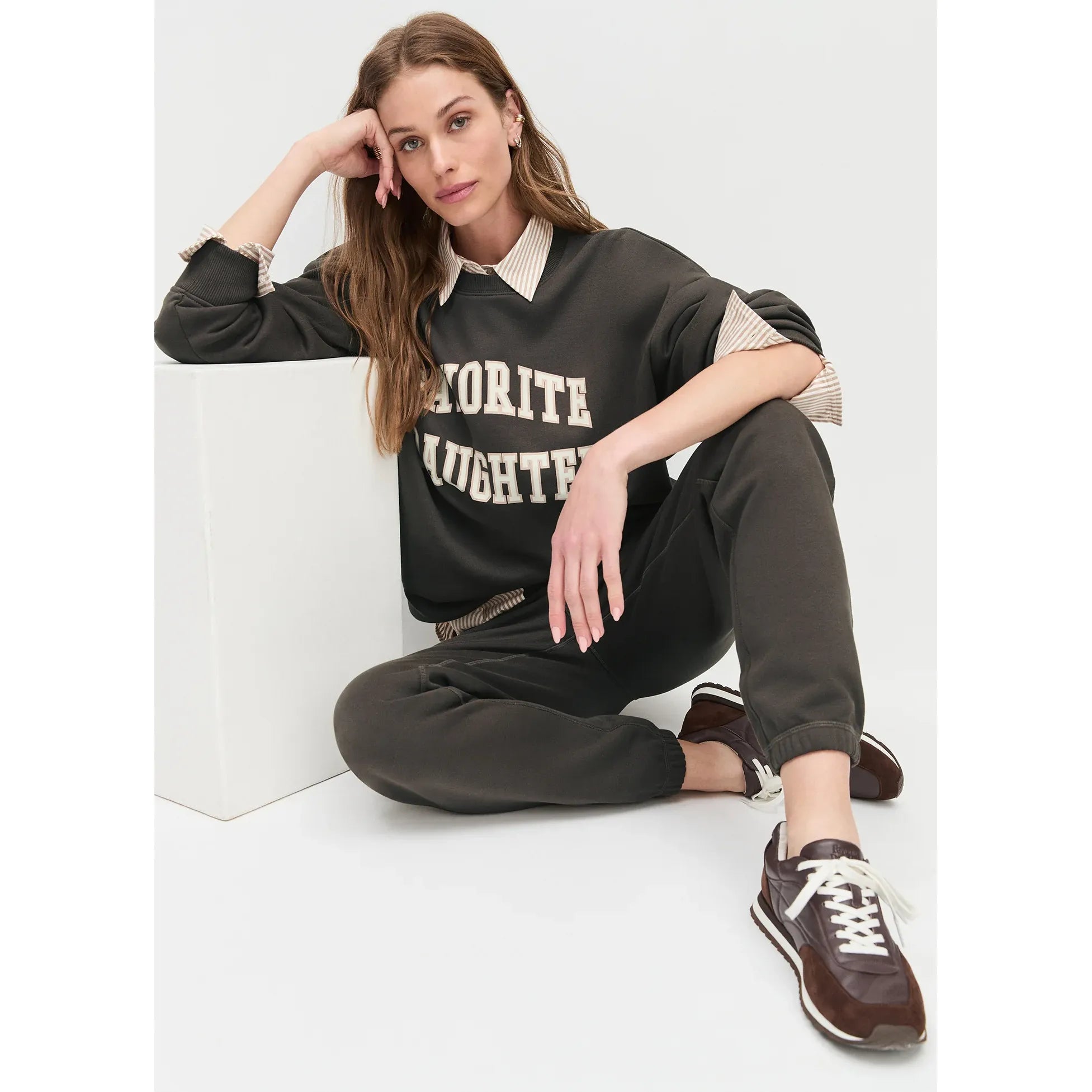 THE COLLEGIATE SWEATSHIRT