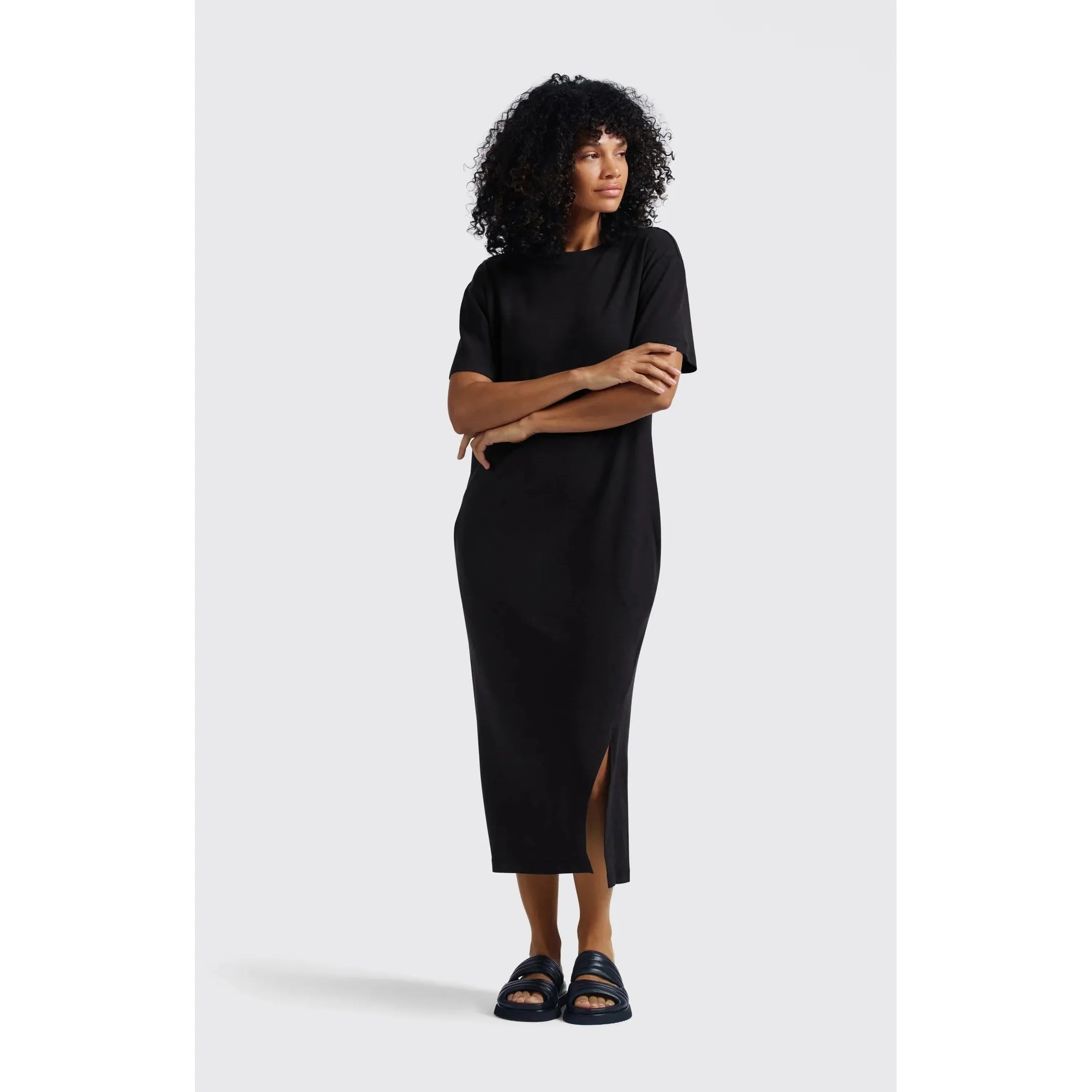 Linen blend T-shirt dress with short sleeves and slit