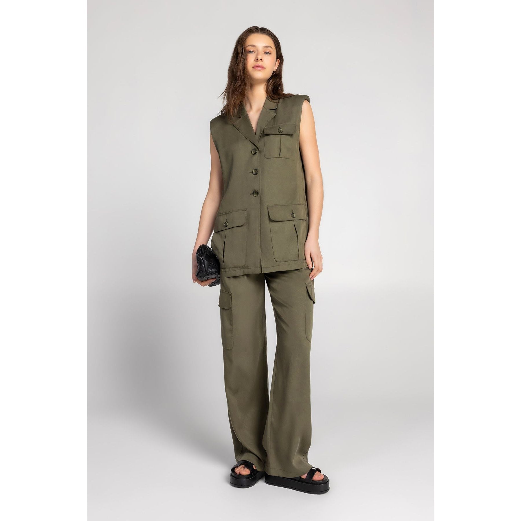 Barcelona Vest – Mediterranean Olive