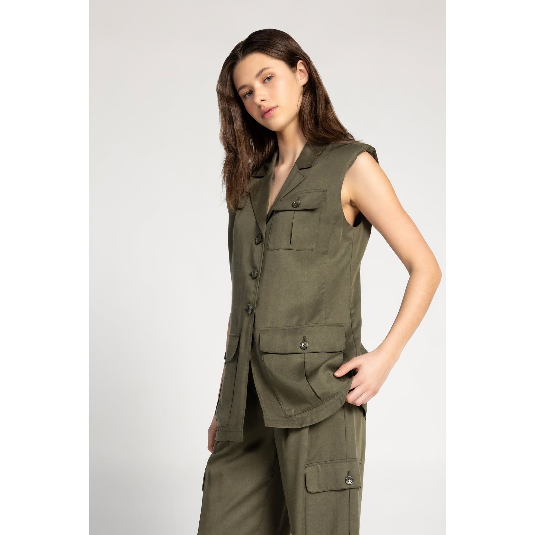 Barcelona Vest – Mediterranean Olive