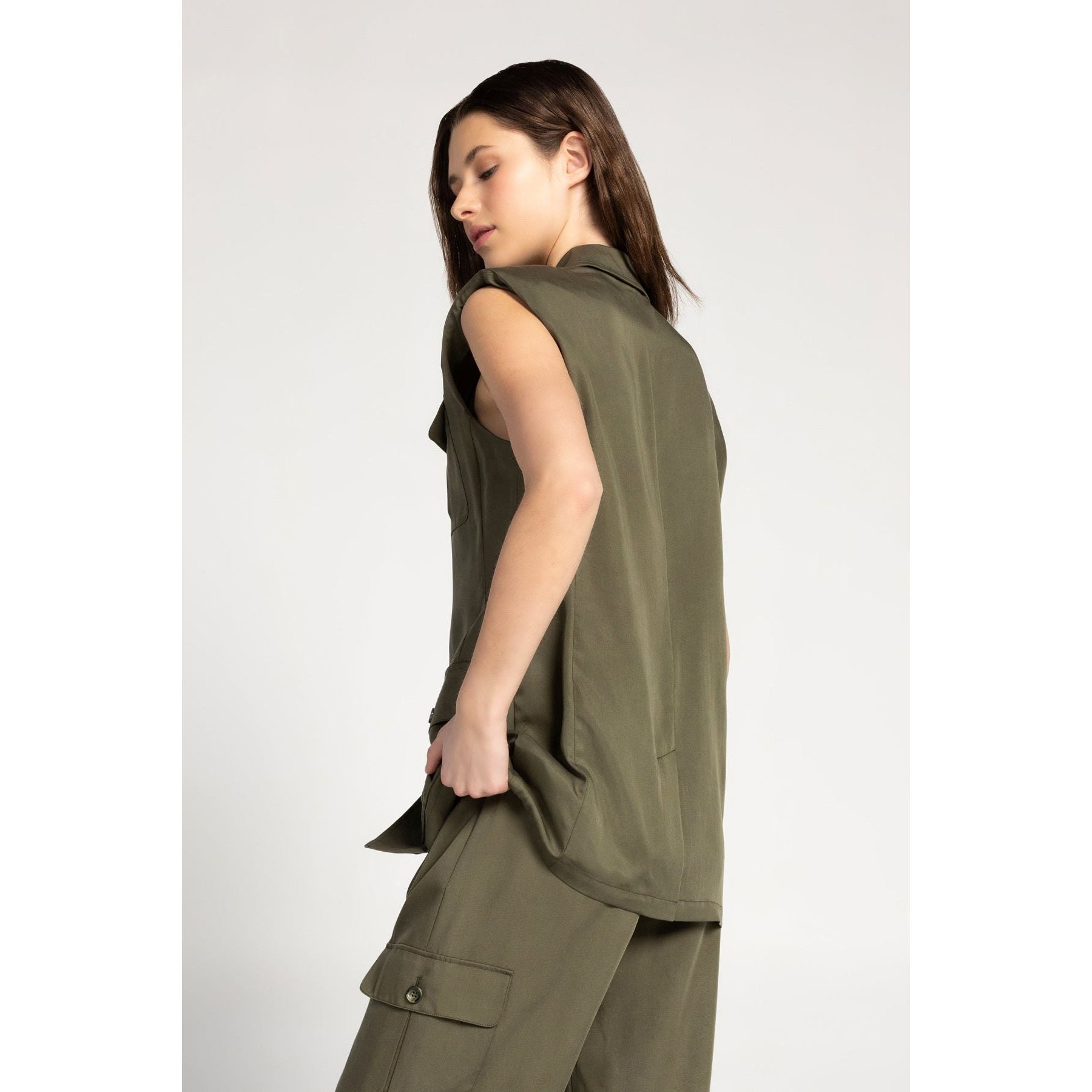 Barcelona Vest – Mediterranean Olive