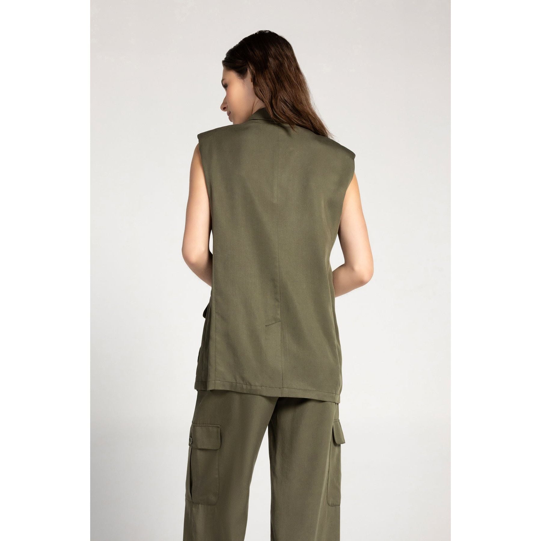 Barcelona Vest – Mediterranean Olive