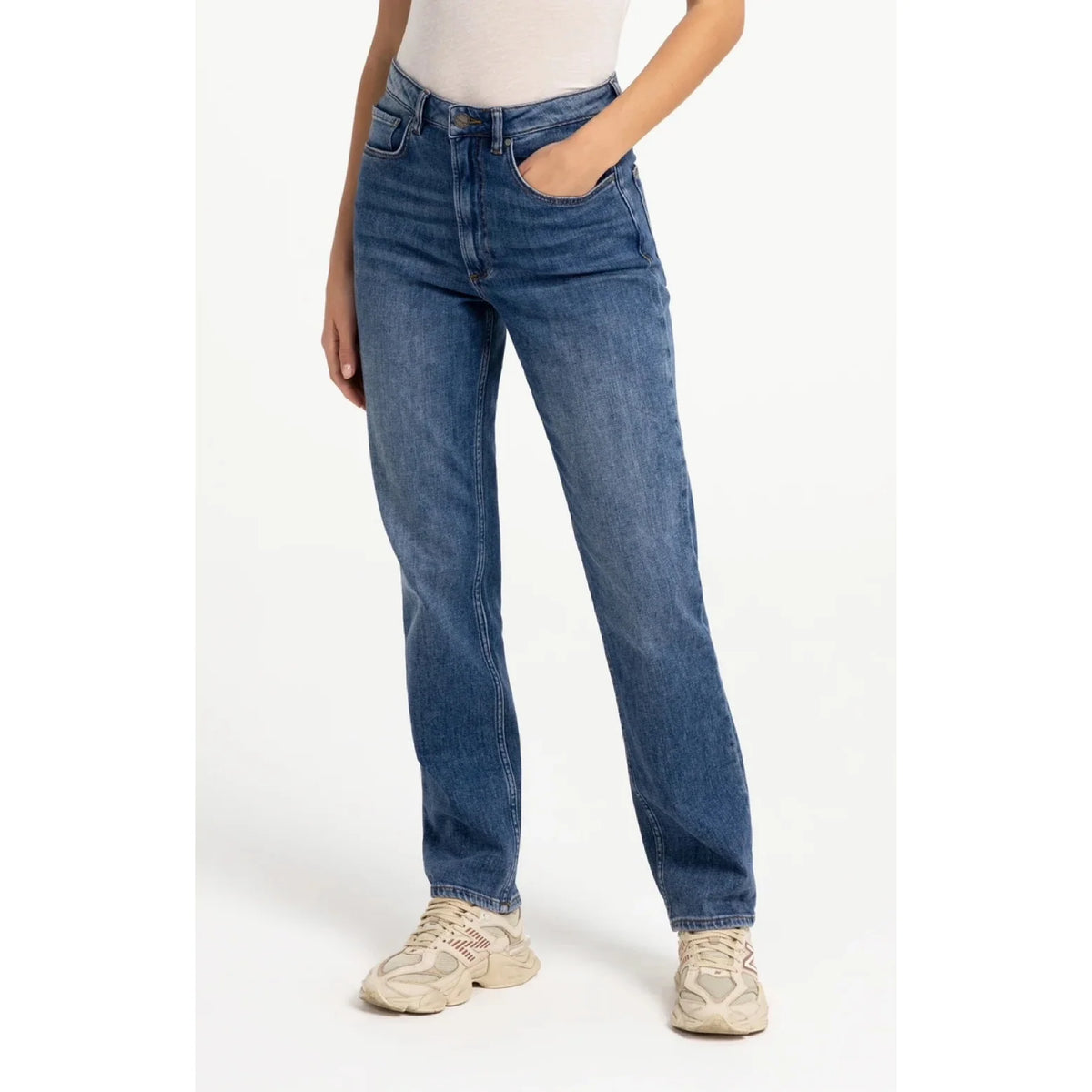 Straight Leg Jeans | 32" Inseam