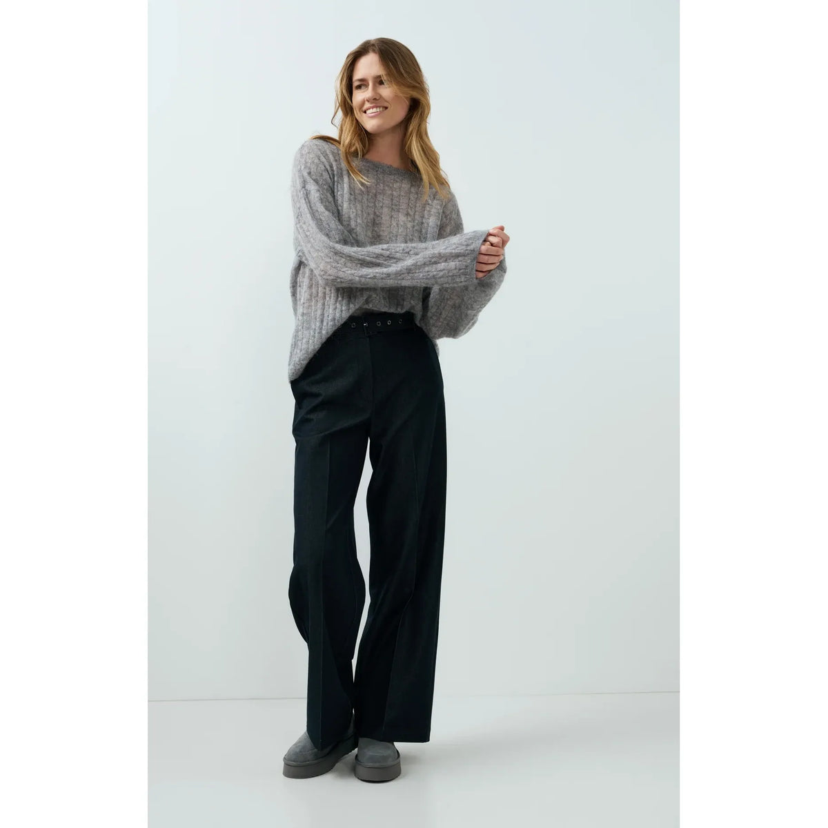 Woven Wide Leg Trousers w/ Belt