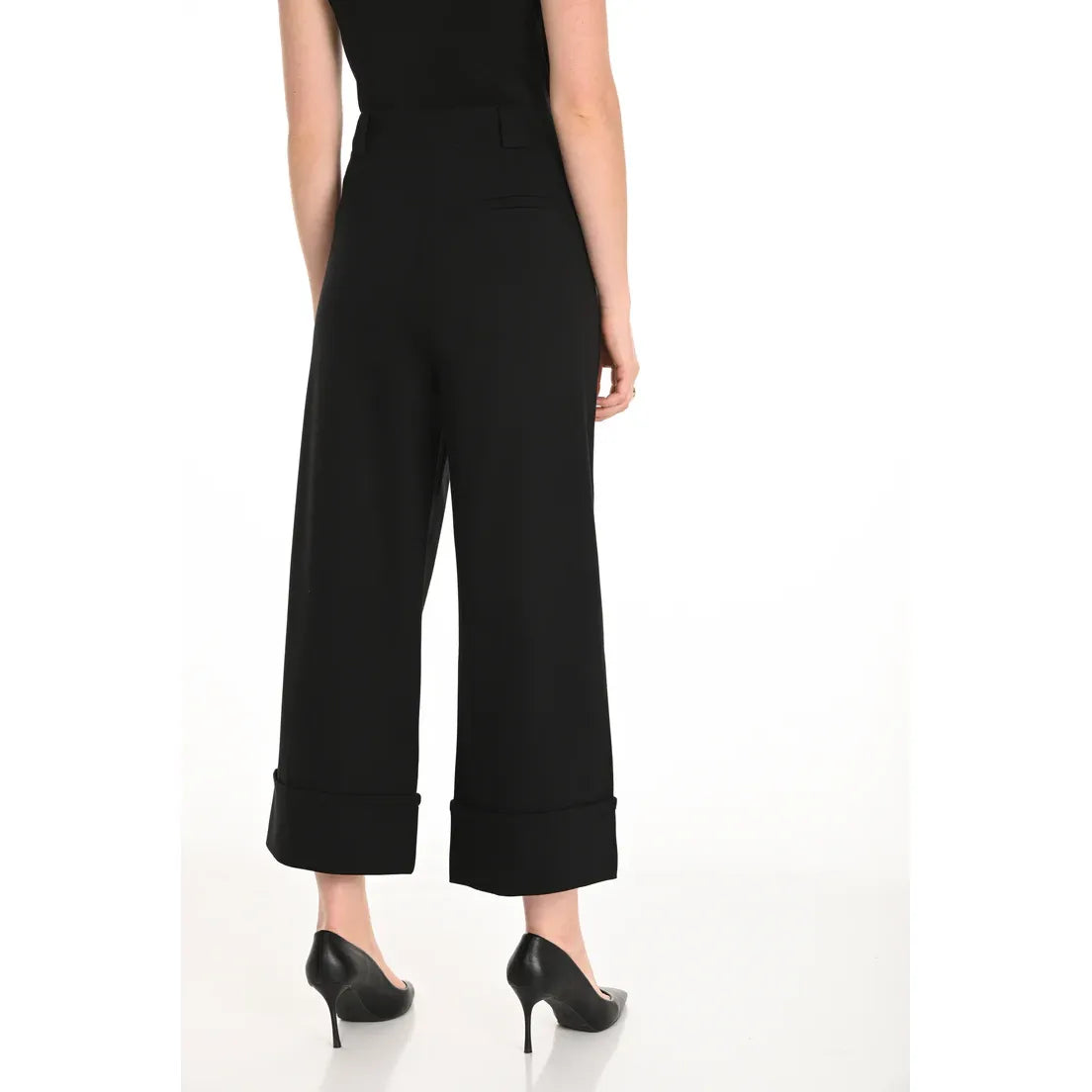 Frank Lyman Black Cuffed Crop Pant | Style 253746