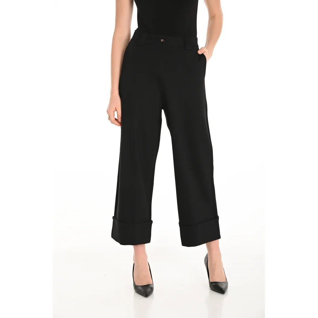 Frank Lyman Black Cuffed Crop Pant | Style 253746