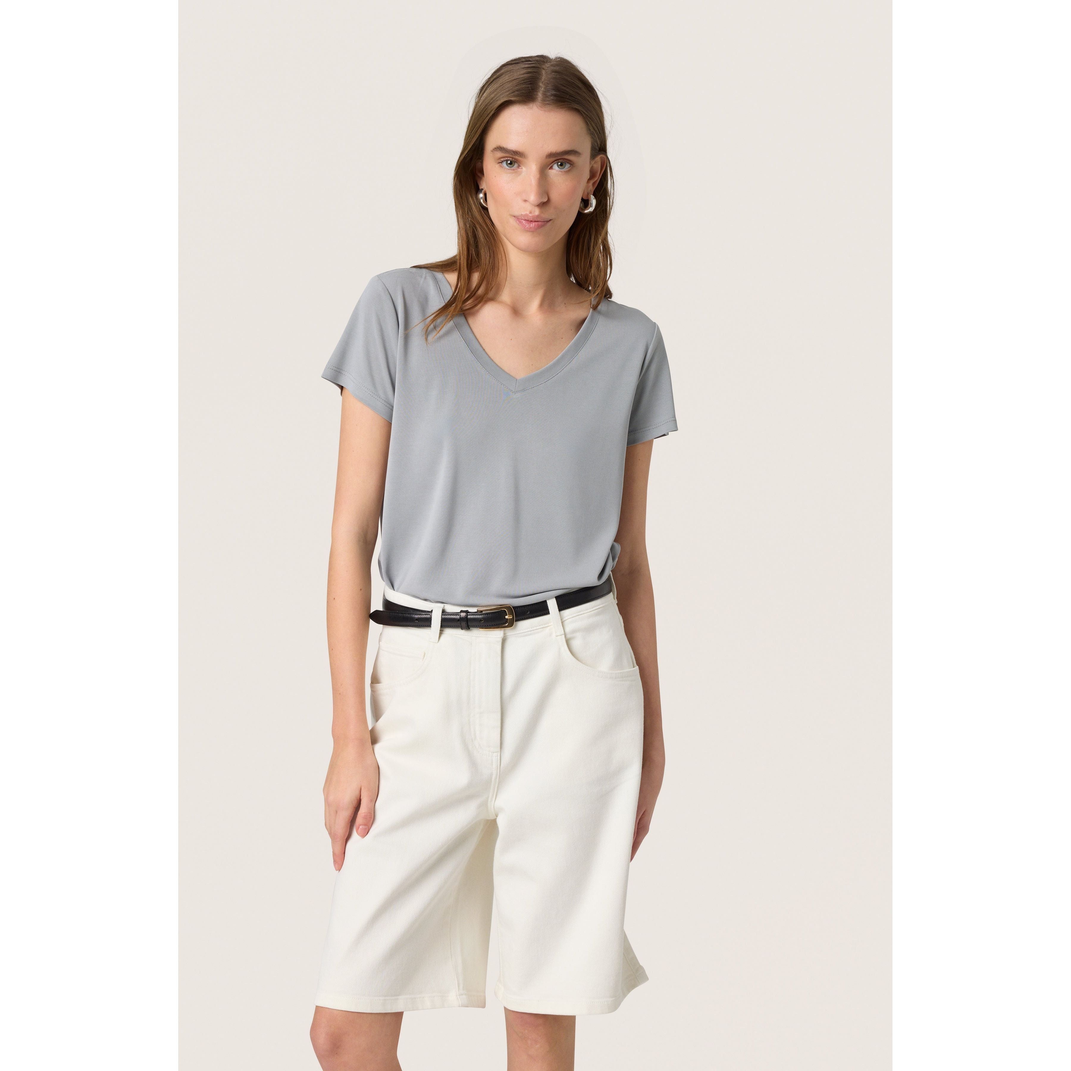 Columbine V-Neck Tee