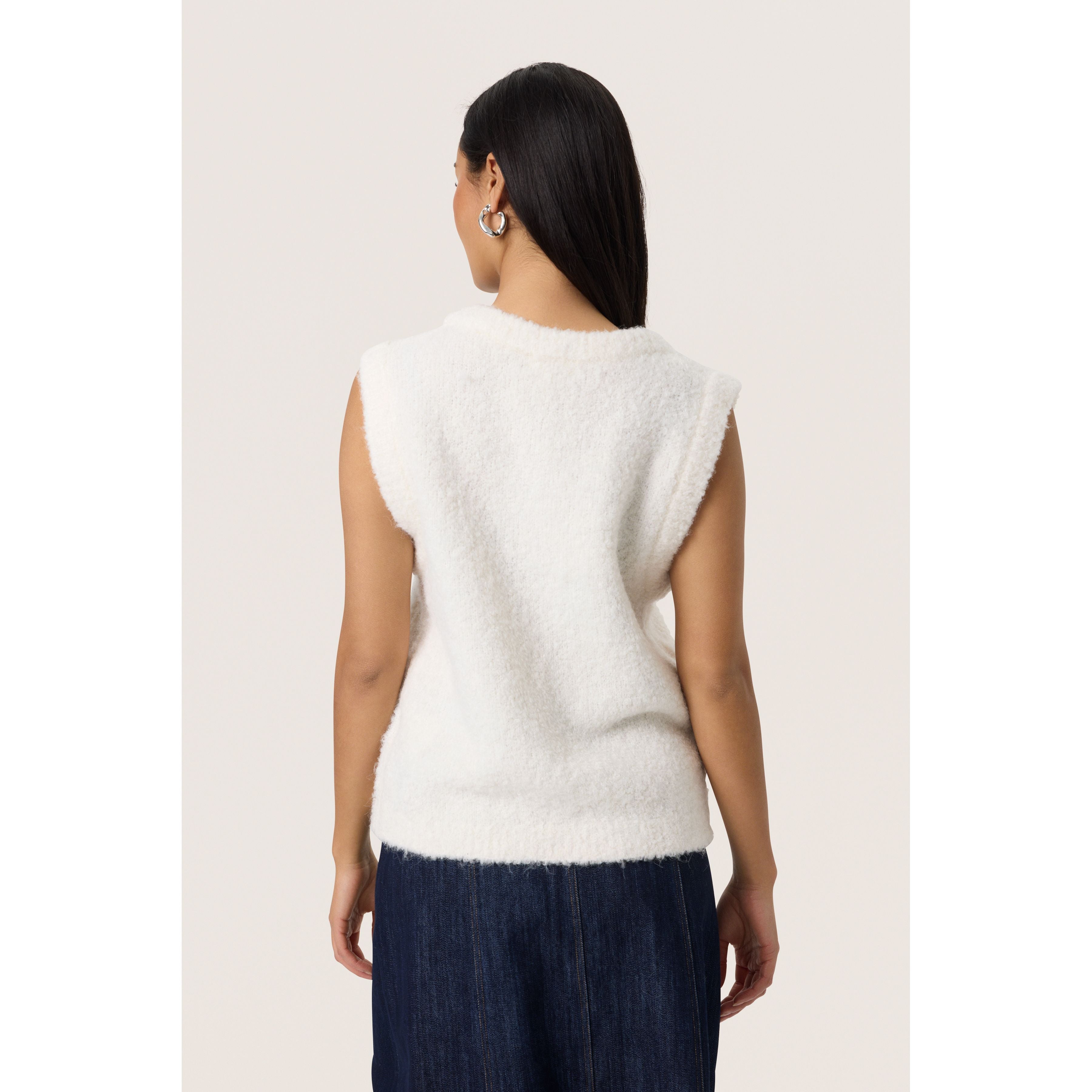 Amaris Vest