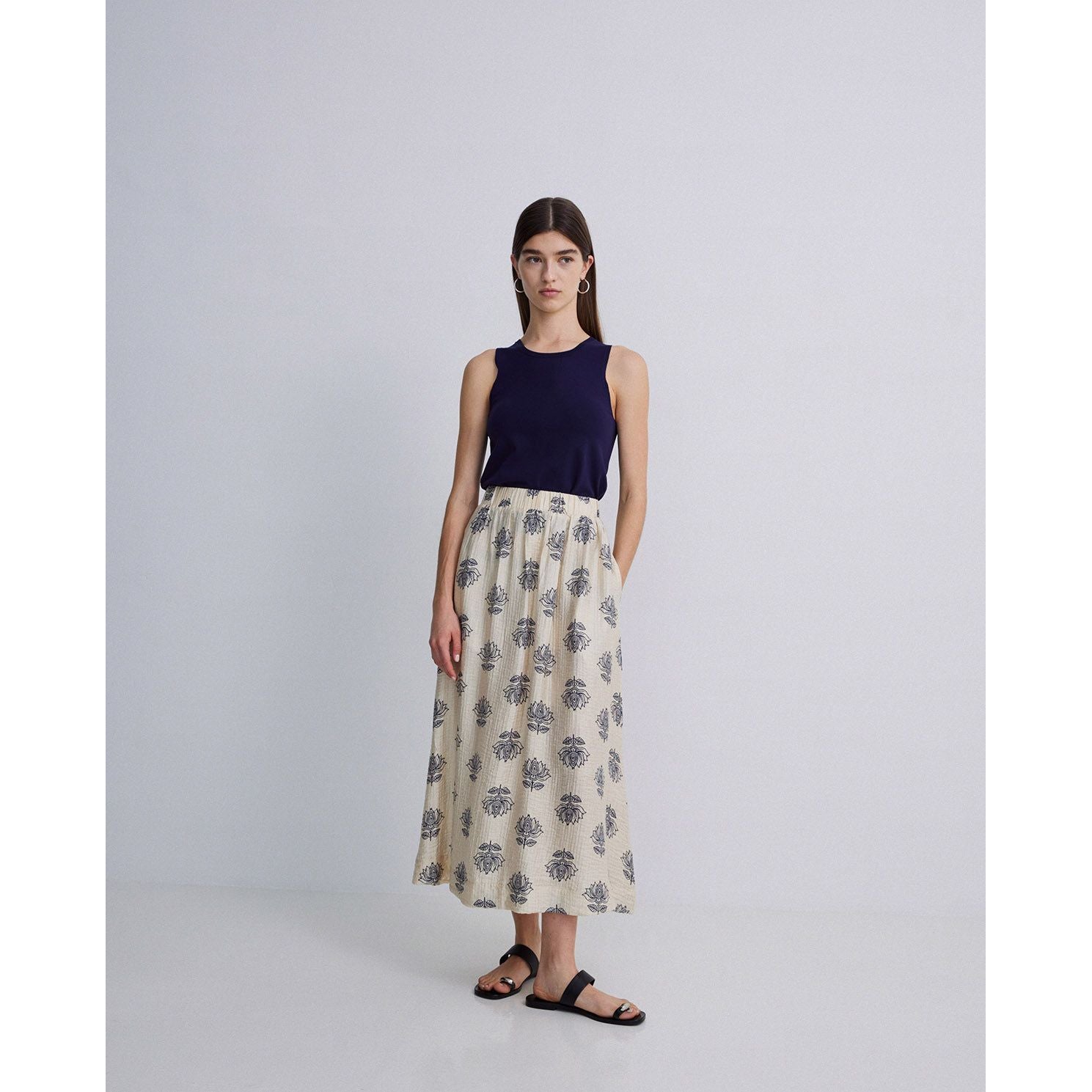 Natural Flowers Skirt – Navy Floral