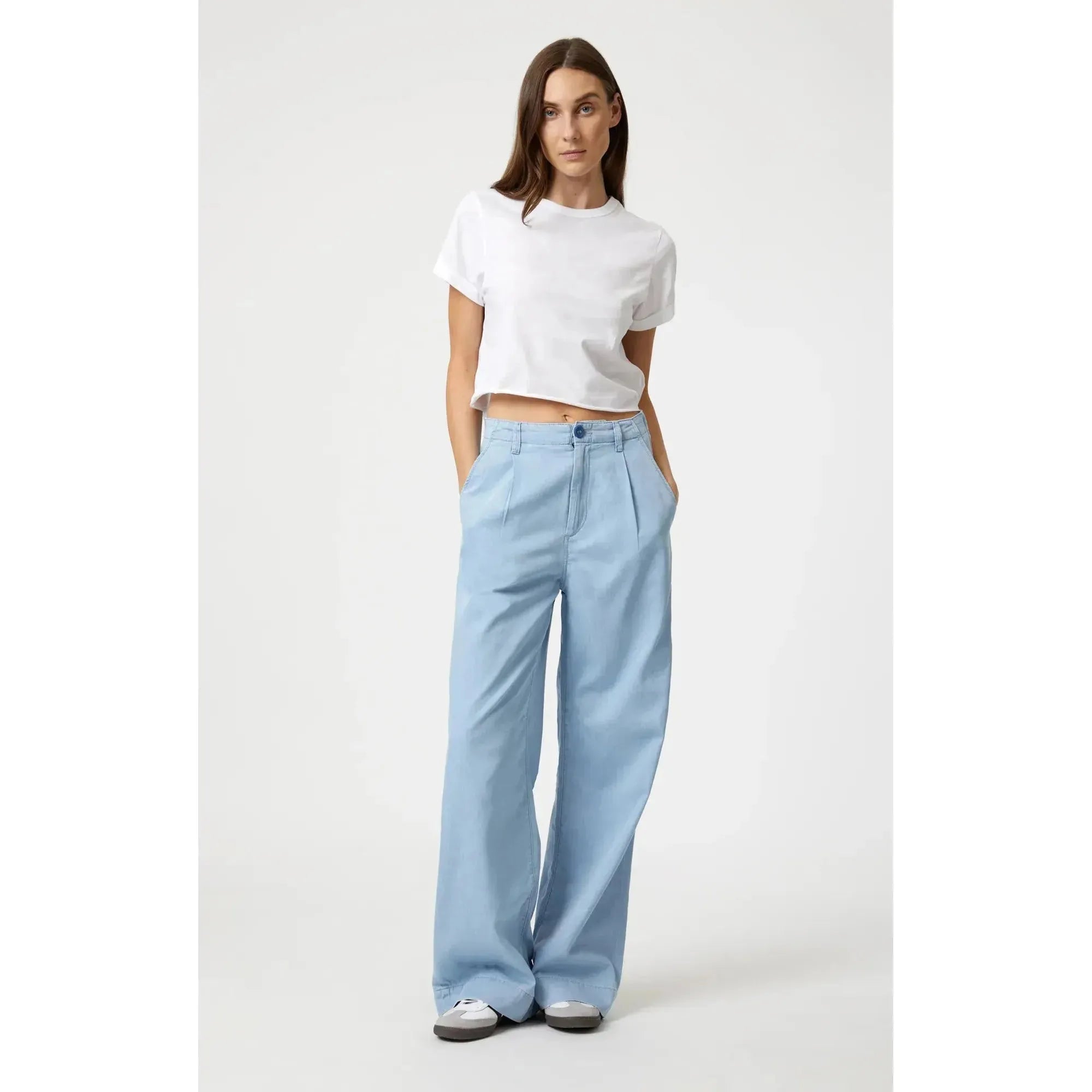 Pera Pleated Wide Leg Jeans | High Rise