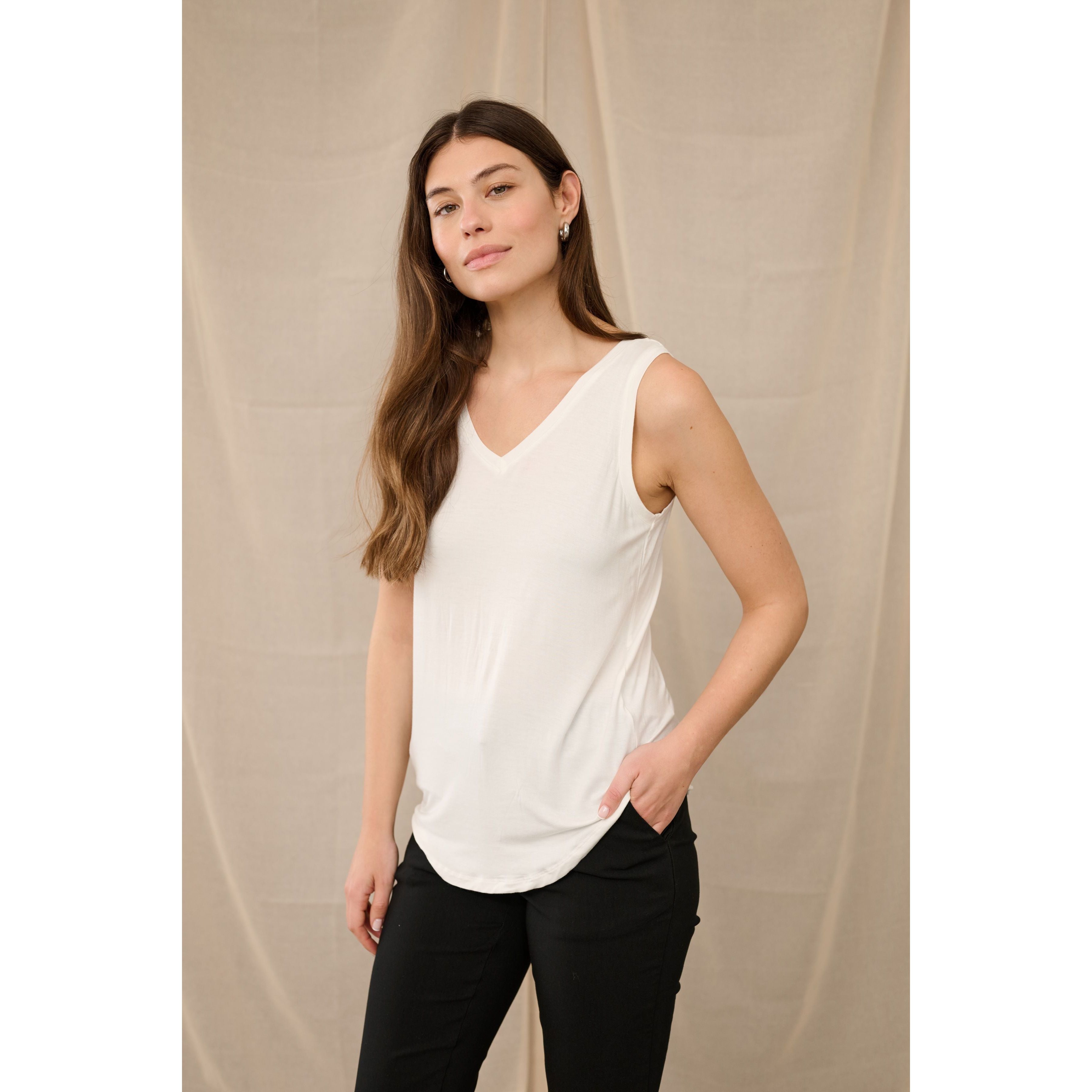 Poppy VO-neck Tank Top