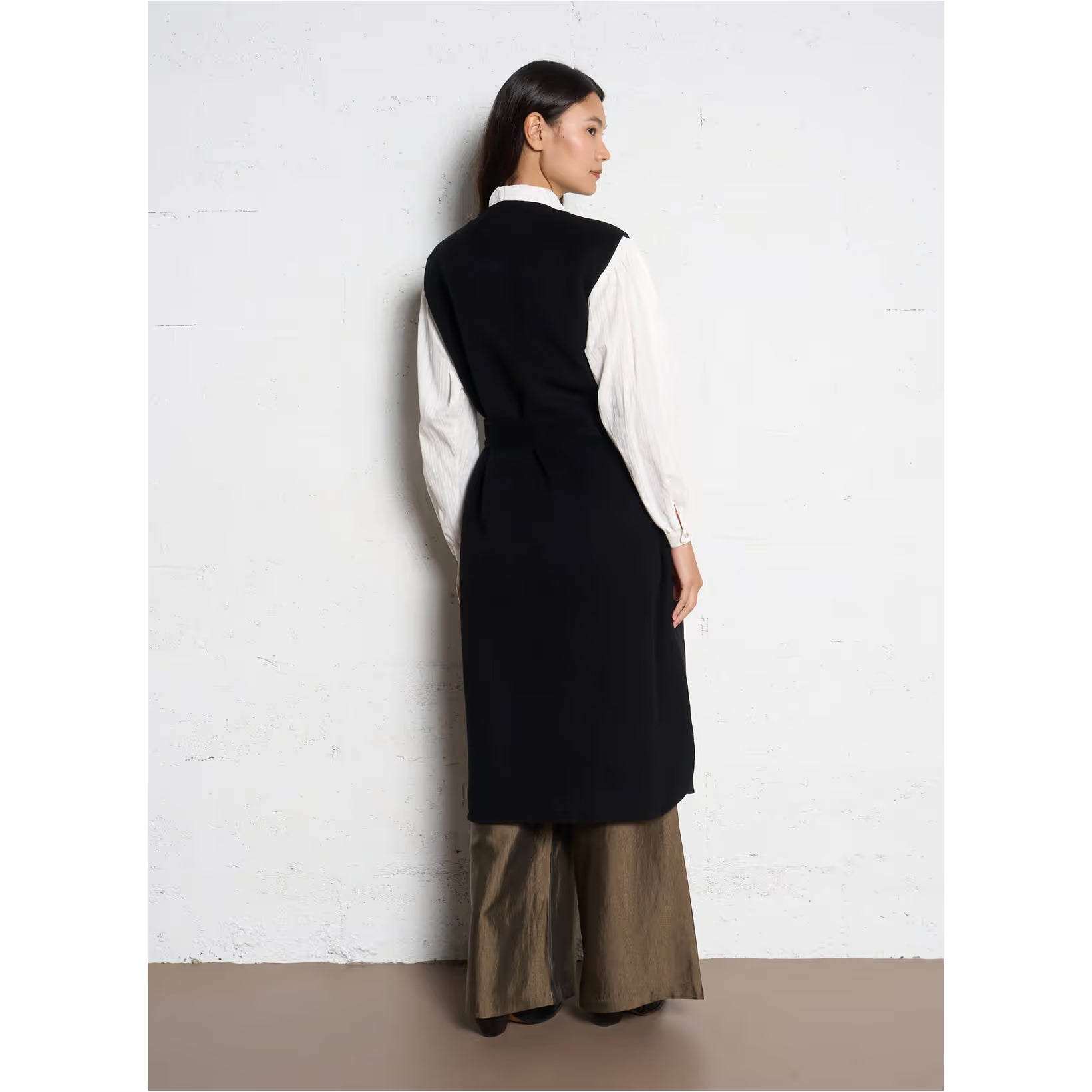 See U Soon Long Sleeveless Wool Coat – Black