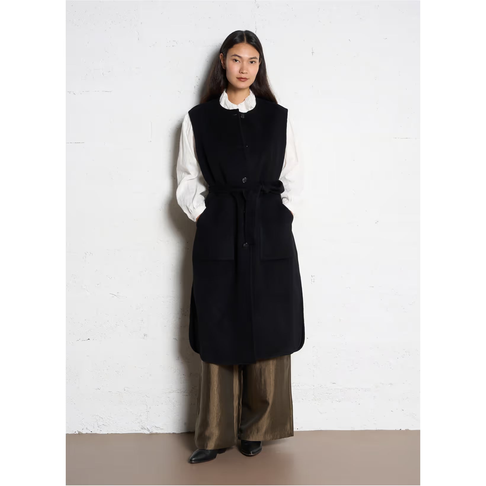 See U Soon Long Sleeveless Wool Coat – Black