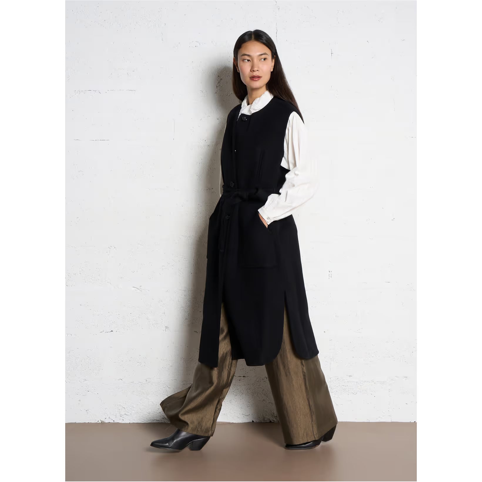See U Soon Long Sleeveless Wool Coat – Black