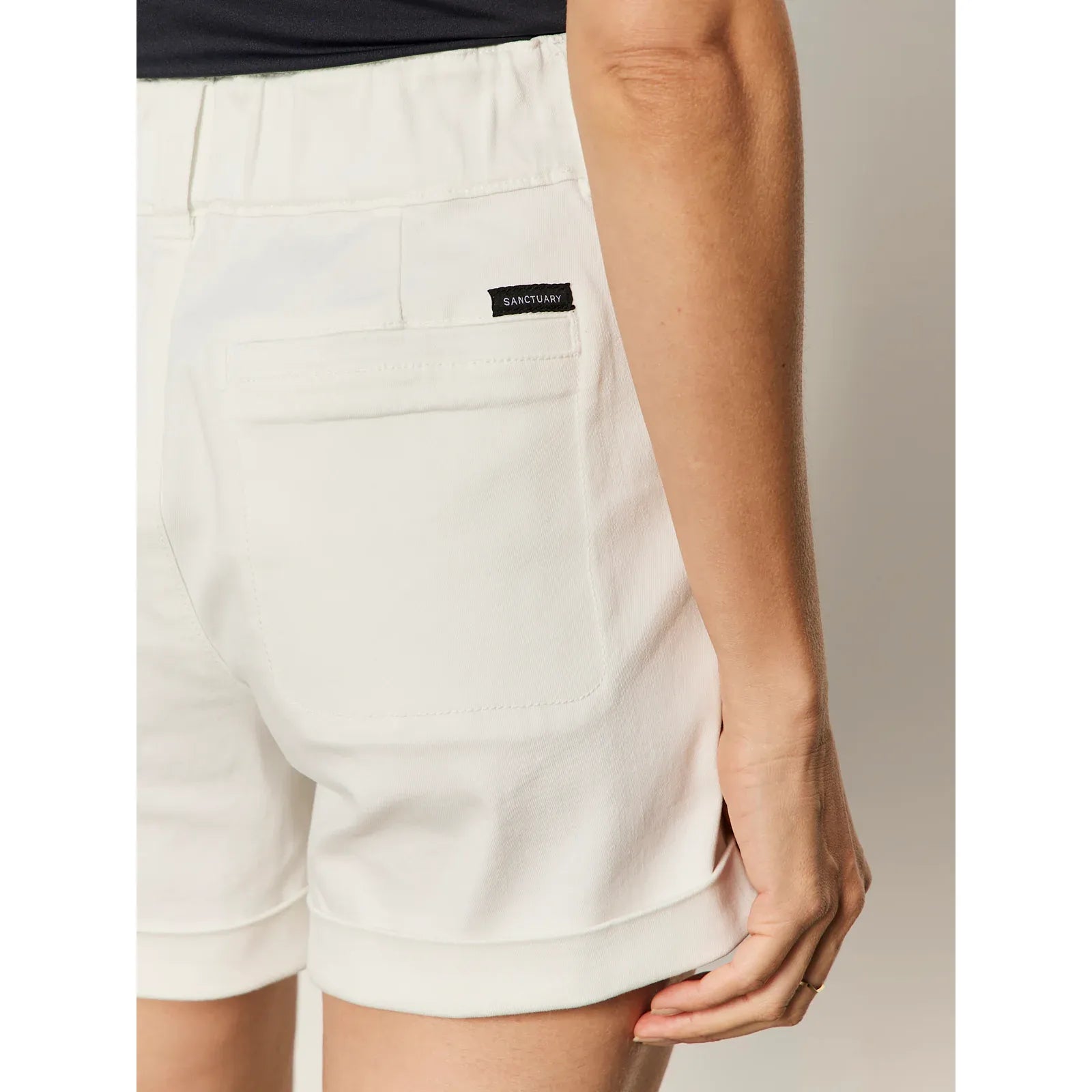 Wander On Short