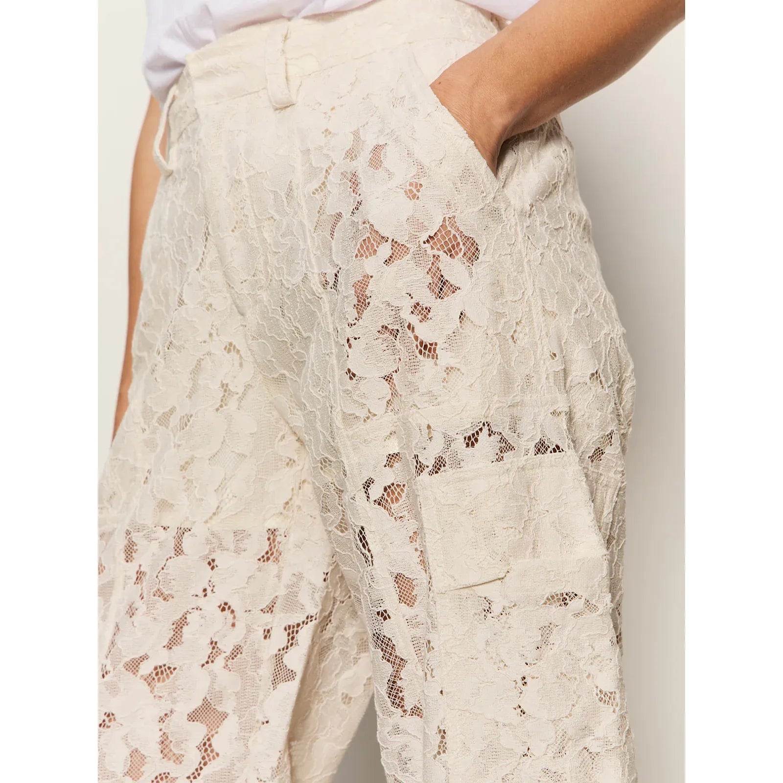 Soft Volume Lace Pant