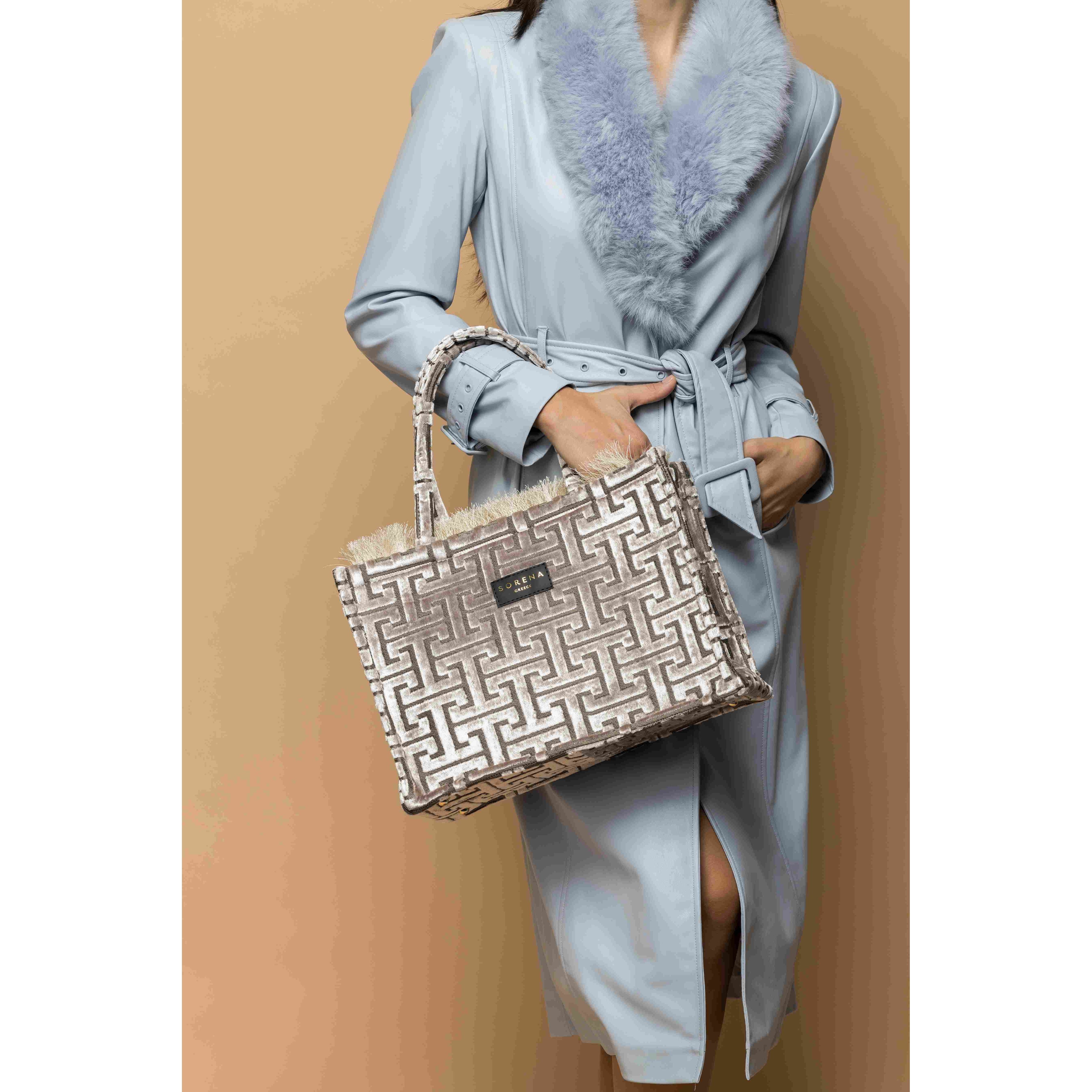 Daphne Medium Tote Bag