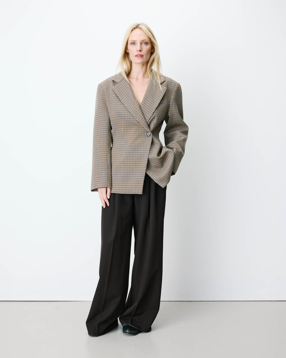 Tailored Houndstooth Blazer