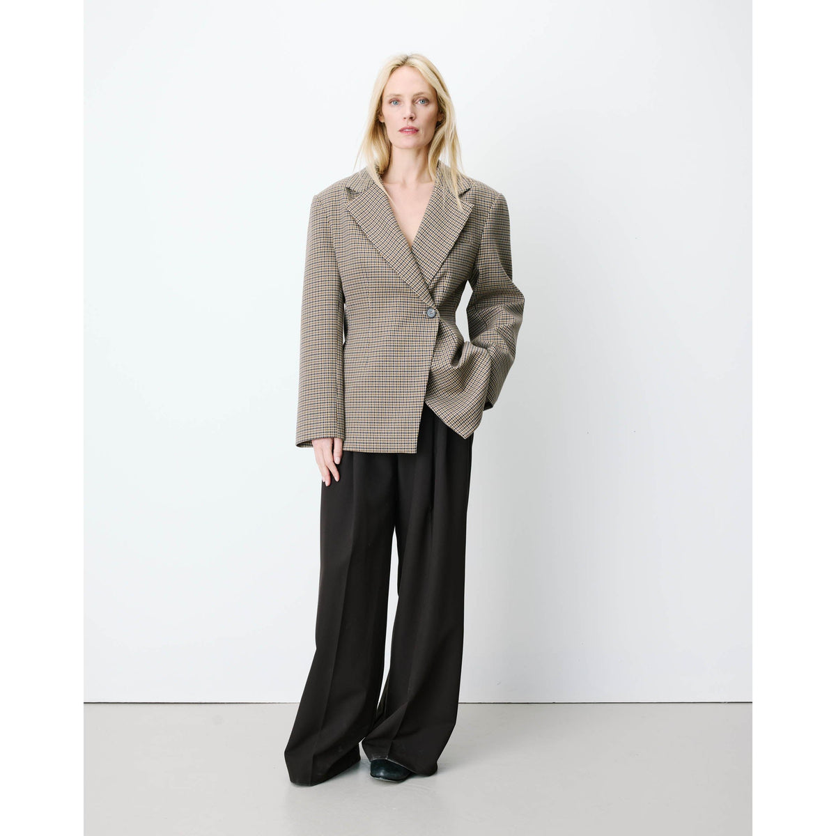Tailored Houndstooth Blazer