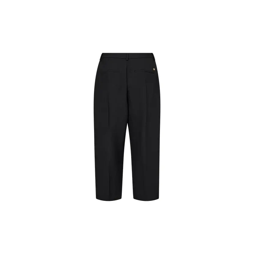 Leyana Miley Long Shorts