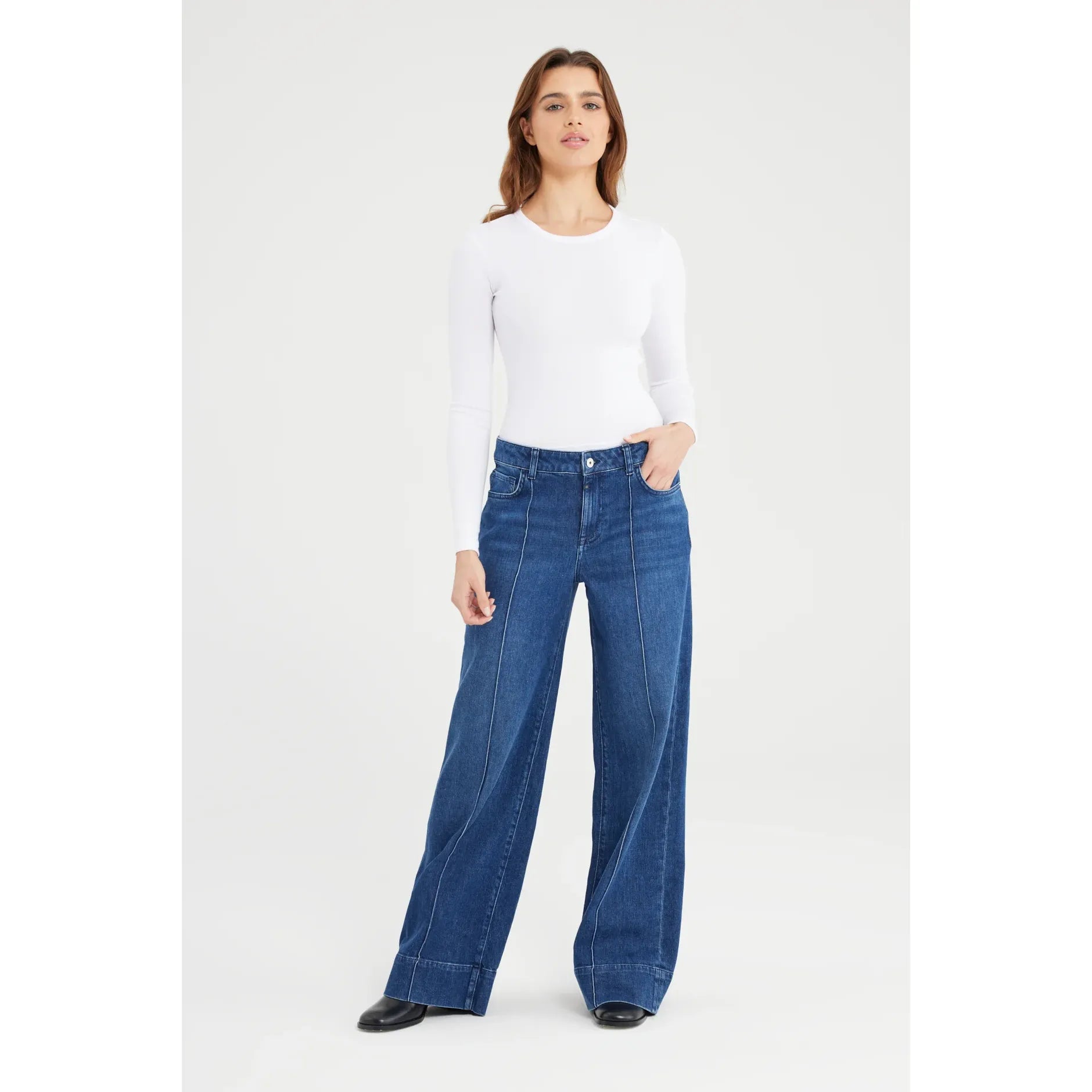 Layla Mid-Waist Wide Straight Leg Jeans