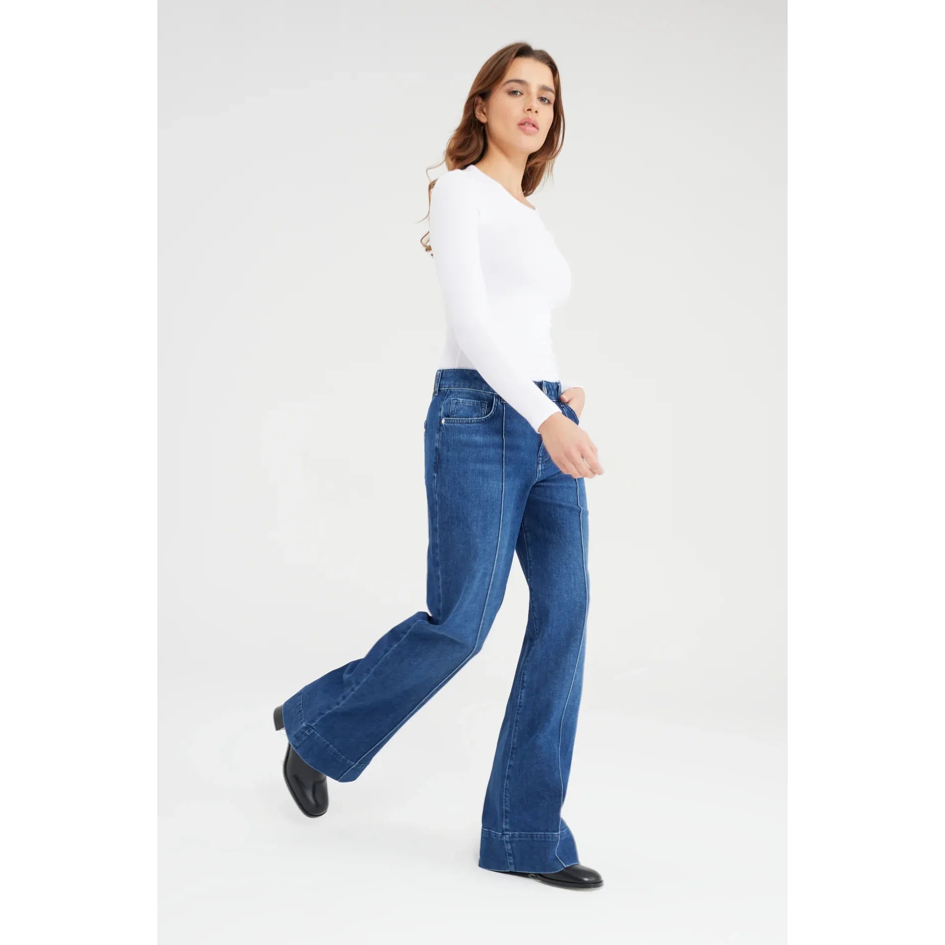 Layla Mid-Waist Wide Straight Leg Jeans