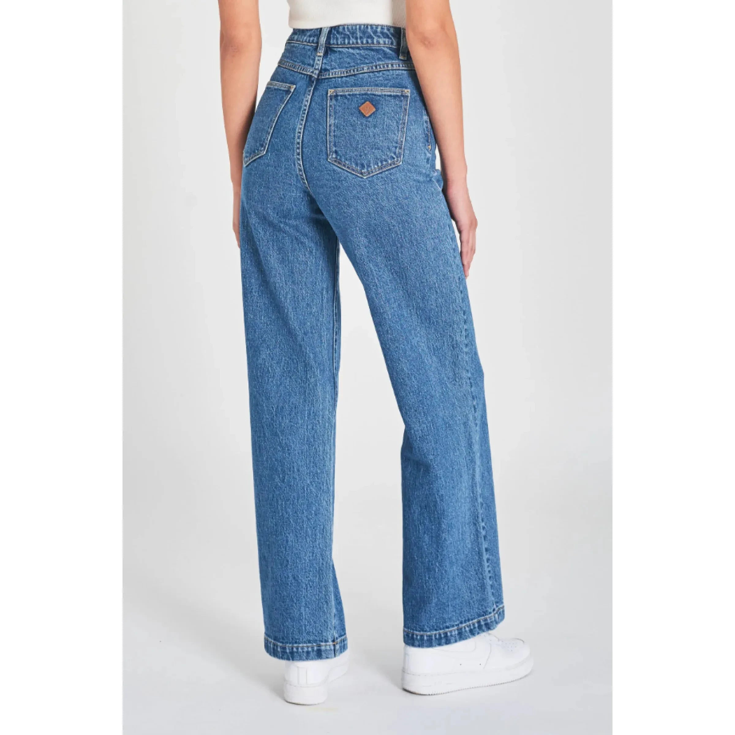 94 High & Wide Jeans