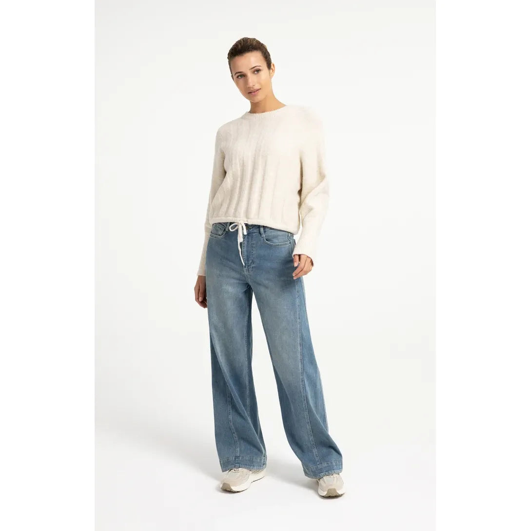 Wide Leg Jeans with Seam Details