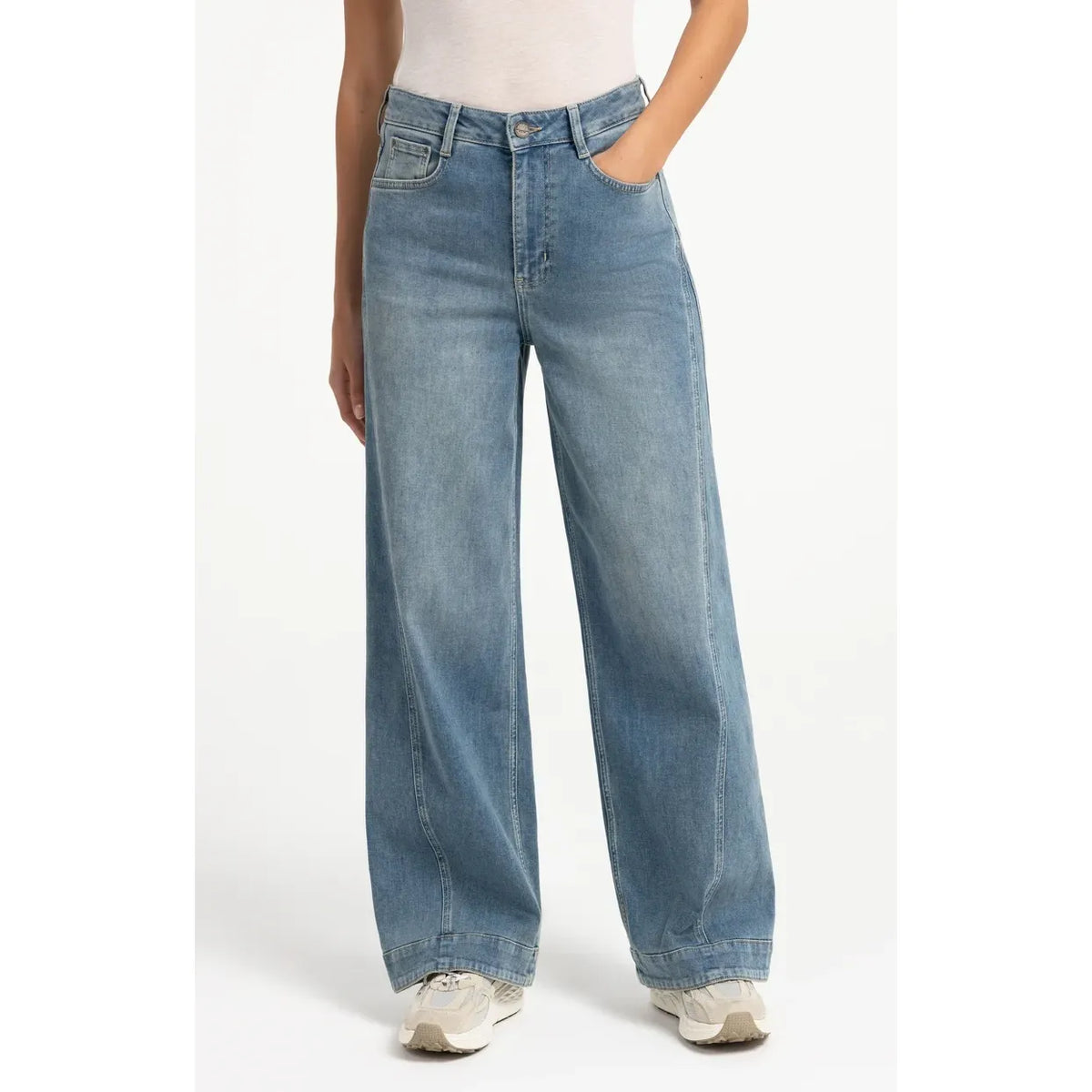 Wide Leg Jeans with Seam Details