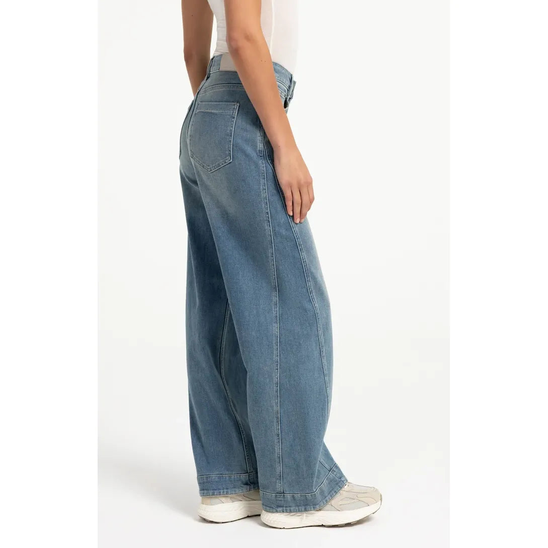 Wide Leg Jeans with Seam Details