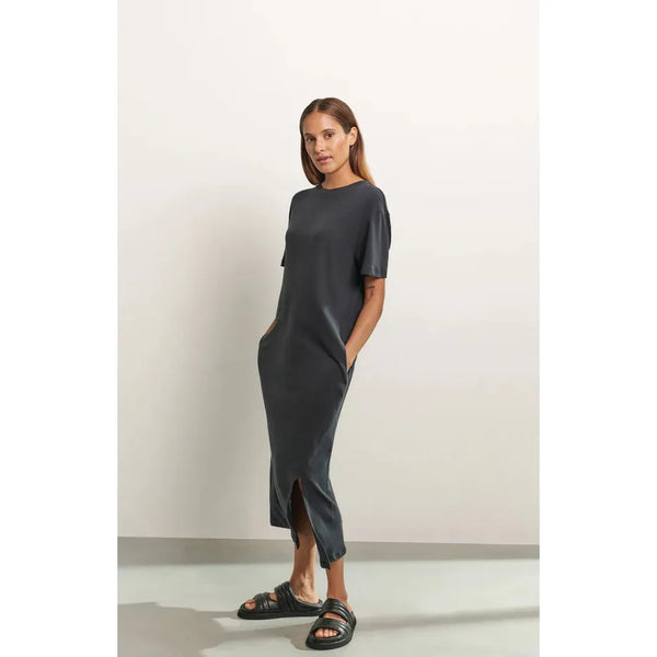 Linen blend T-shirt dress with short sleeves and slit
