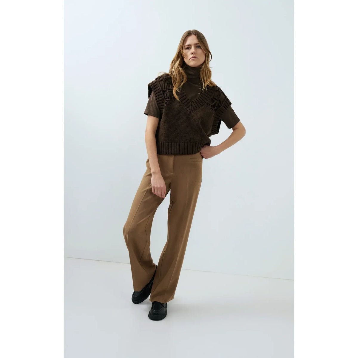 Woven Straight Leg Trouser|Mid Waist
