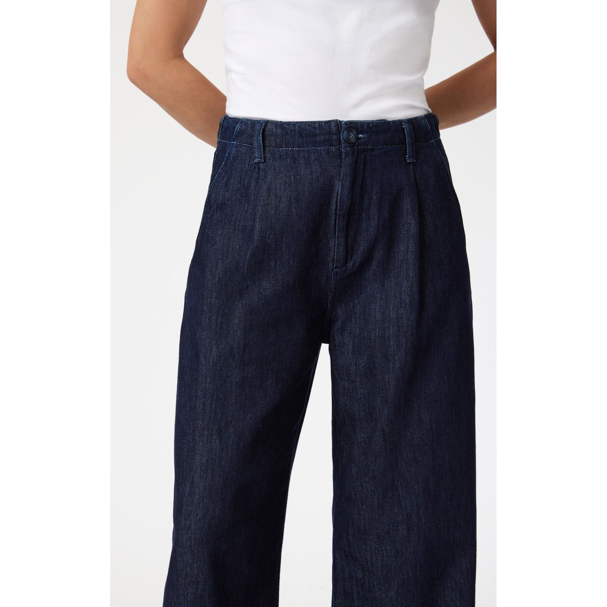 Pera Pleated Wide Leg Jeans | High Rise